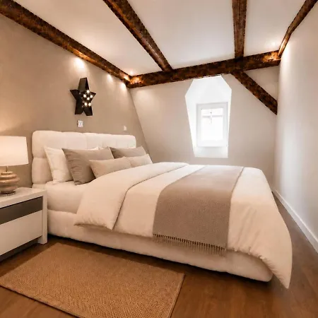 Lejlighed Iconic Mala Strana 2-bdrm Loft Near Charles Bridge