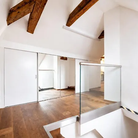 Iconic Mala Strana 2-bdrm Loft Near Charles Bridge براغ