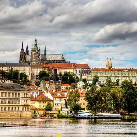 Iconic Mala Strana 2-bdrm Loft Near Charles Bridge * براغ