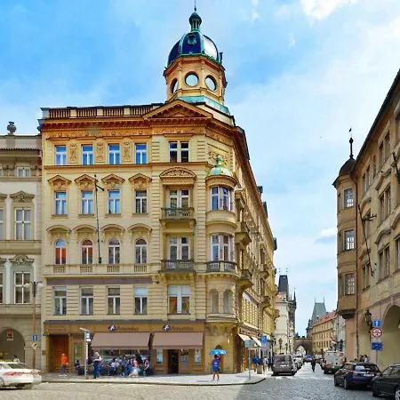 شقة Iconic Mala Strana 2-bdrm Loft Near Charles Bridge *